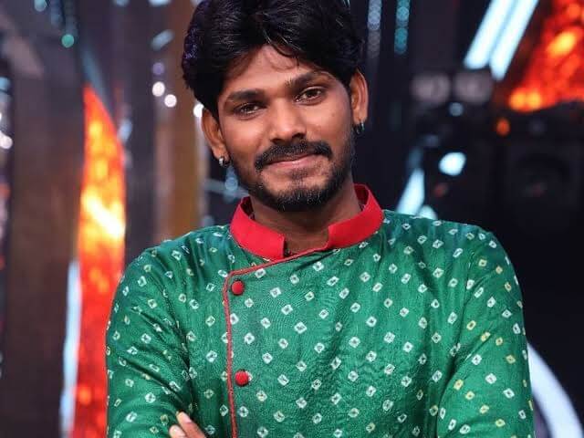 Sawai Bhatt Performing